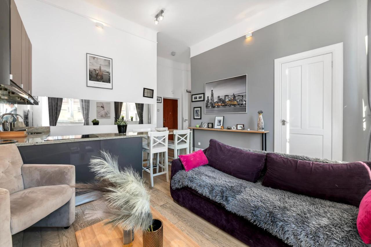 Amazing Apartment On Plac Zamkowy Warsaw Exterior photo